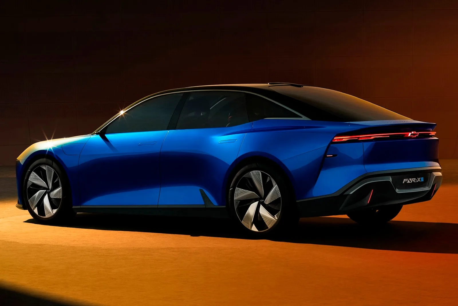 GM avalia sedã Chevrolet de nova energia para o mercado brasileiro