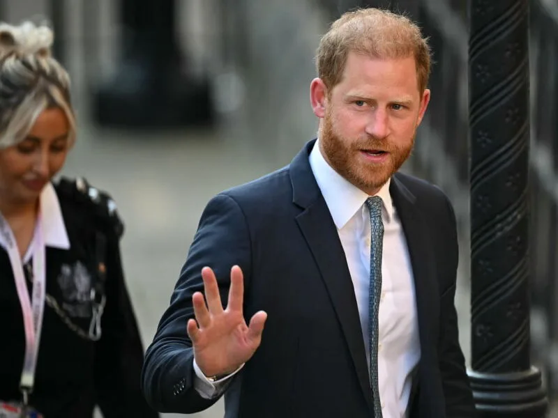 Seguranças veem homens rondando escola dos filhos de Harry