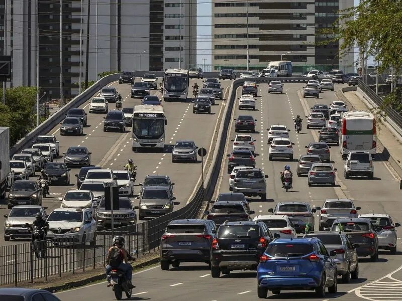 Como o comportamento muda no trânsito, segundo especialistas e condutores