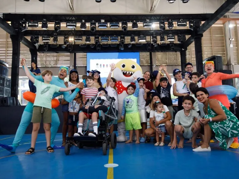 Cabanga reúne 70 pessoas neurodivergentes antes de regata para Fernando de Noronha