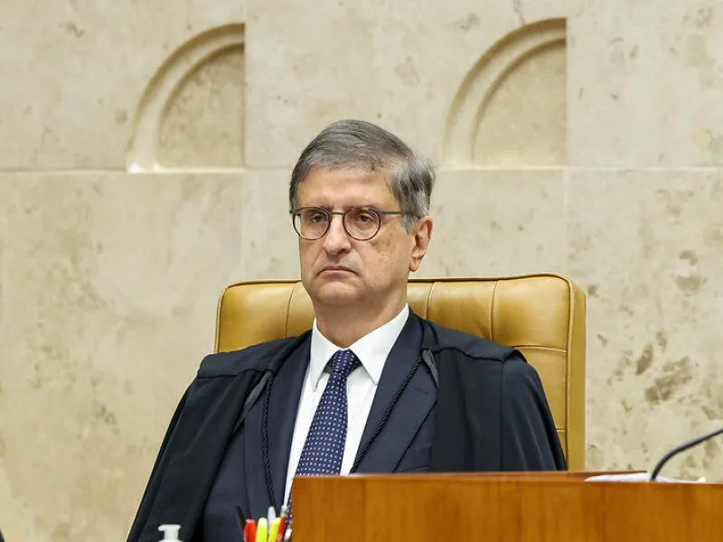 Oposição pede saída de Paulo Gonet após foto com dono do Banco Master
