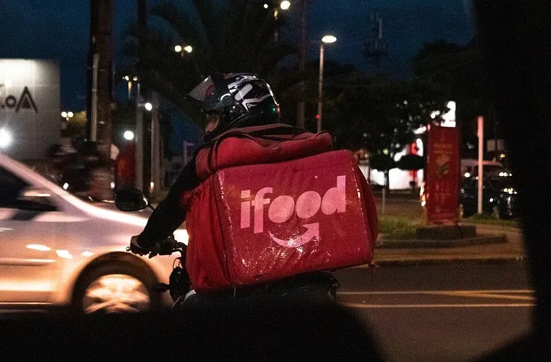 iFood anuncia R$ 24 bilhões e Rappi acelera expansão no varejo