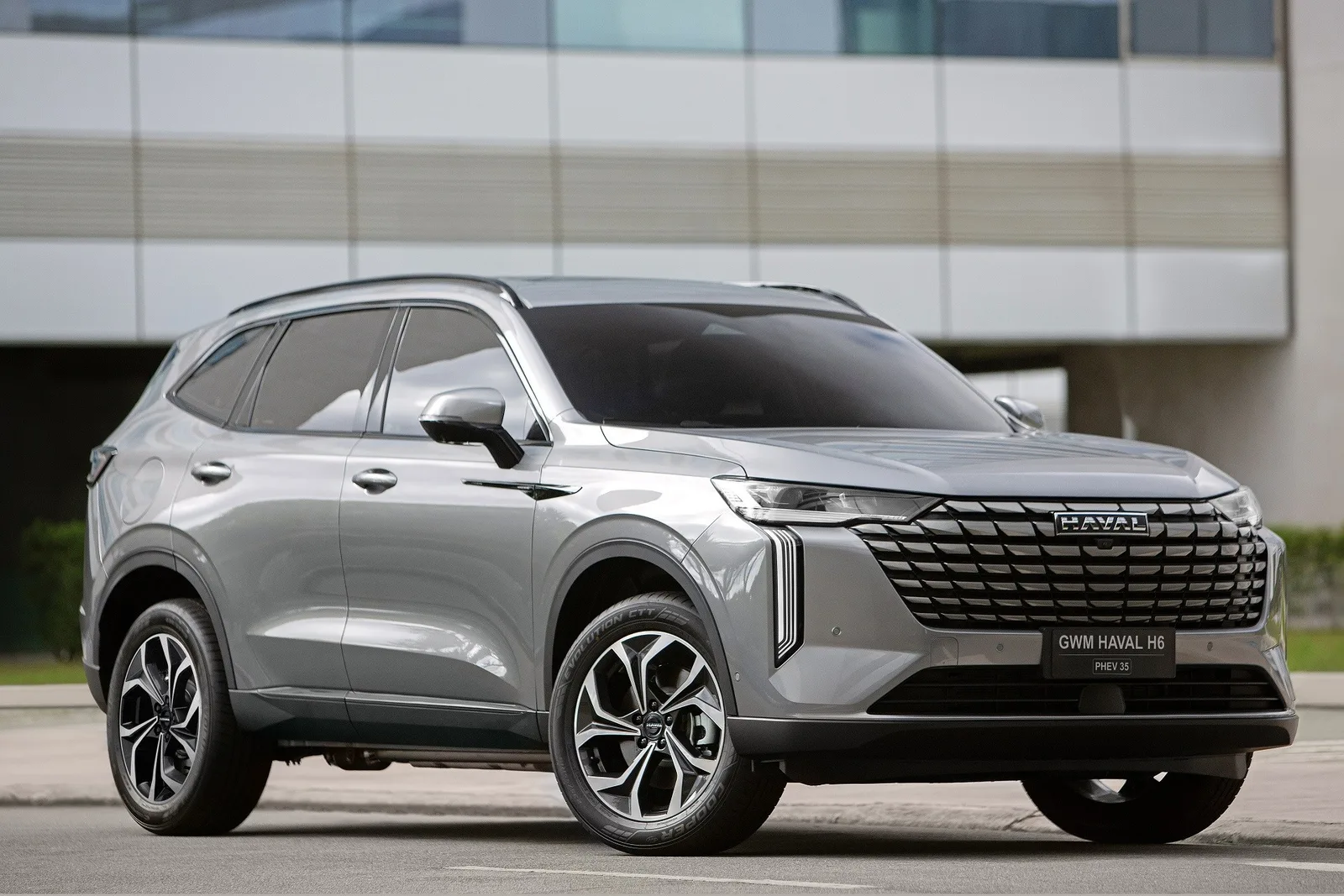 Híbridos plug-in usados: quatro opções com autonomia elétrica acima de 50 km