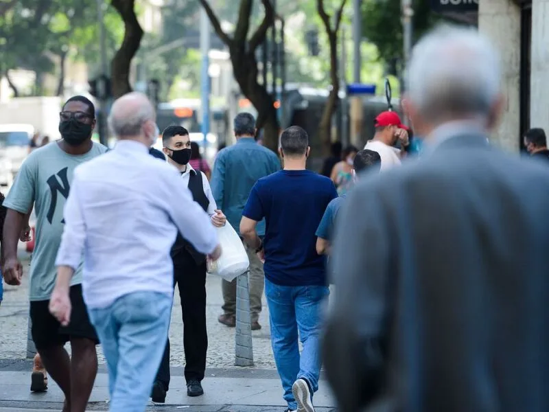 OMS registra avanço da longevidade mundial após queda na pandemia