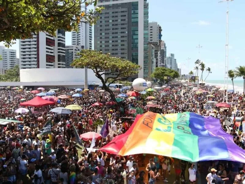 Parada da Diversidade de Pernambuco terá bloqueios na Avenida Boa Viagem