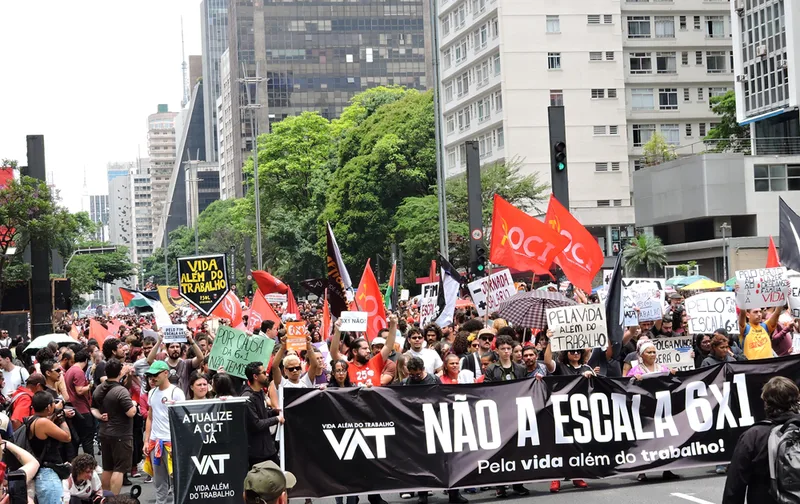 Fecomércio-SP aponta desafios para comércio com mudança na escala 6×1