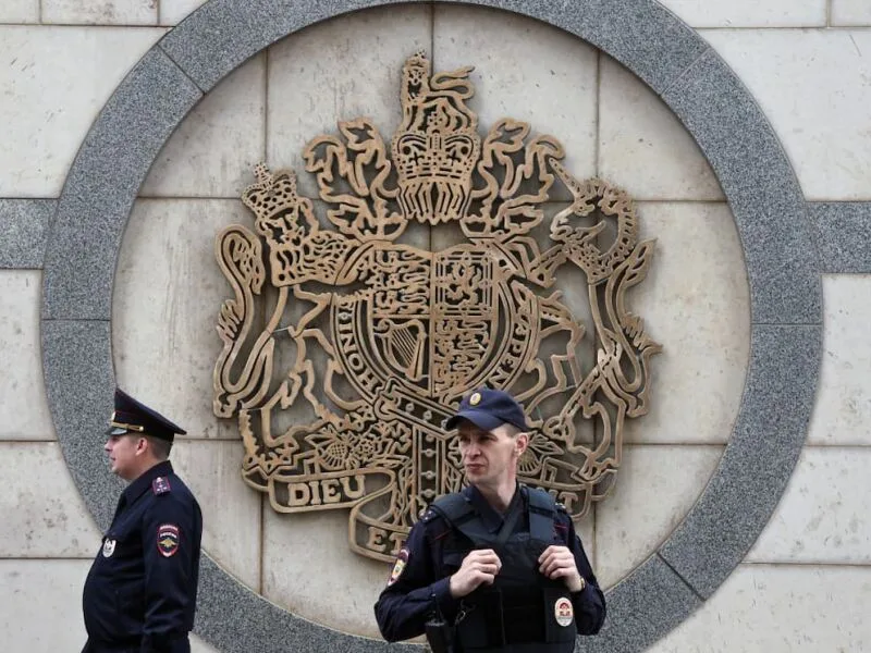 Rússia detém segurança de embaixada britânica por suspeita de espionagem