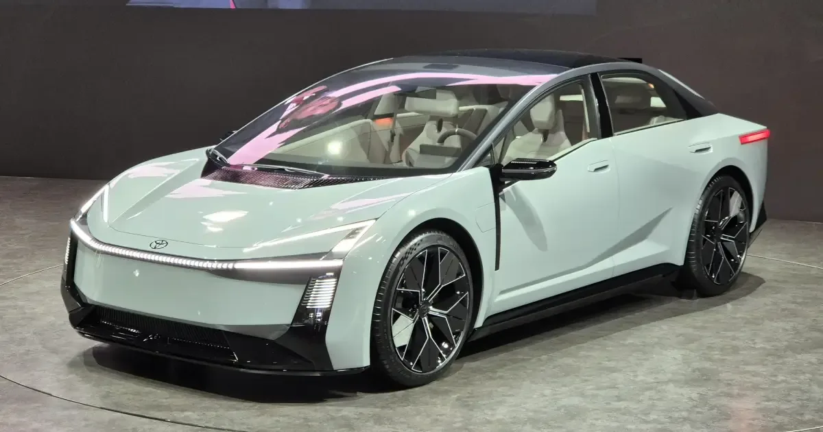 Corolla deve ganhar visual inspirado em conceito e consumo de até 30 km/l