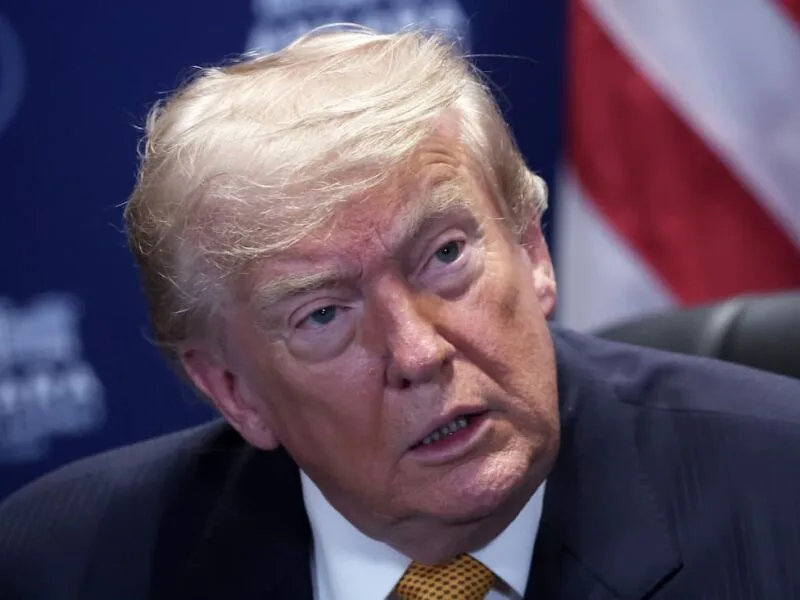 Trump rejeita limites para IA e compara alertas a previsões climáticas