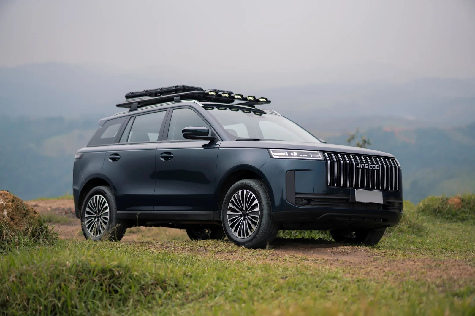 Jaecoo 5 chega com sistema híbrido e mira SUVs como Creta e T-Cross