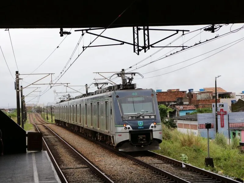 Linha Centro do Metrô do Recife volta a operar com apenas uma via
