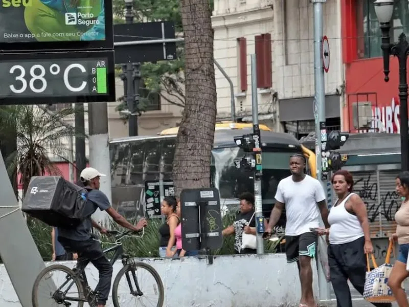 Frente fria chega ao Sul enquanto calor passa da média em oito estados