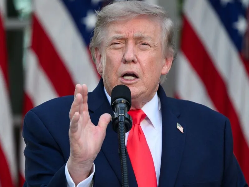 Trump critica Suprema Corte após bloqueio a novas regras para voto pelo correio